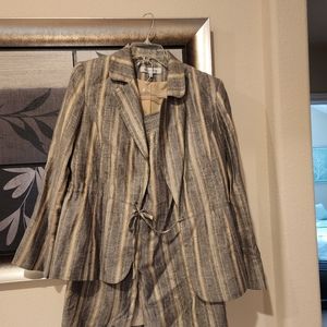 Gold and Black Skirt Suit Church/Business/Office Attire Size: 14 (XL, Plus…